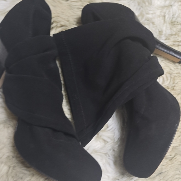 Martinez Valero Black Heeled Boots - Picture 7 of 7